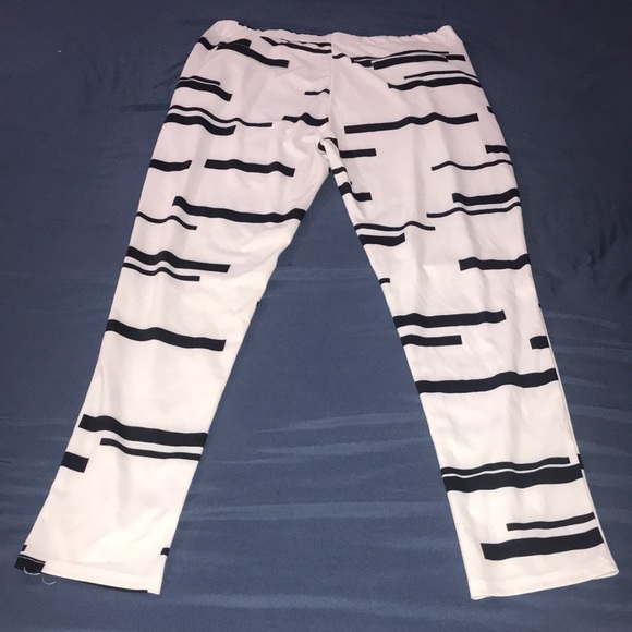 Black and White Suit size XL - Picture 4 of 7